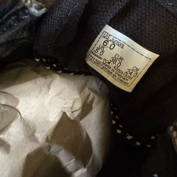 VANS  Casual Black & Gray Lace-Up Sneakers Juniors 6 - Picture 9 of 9